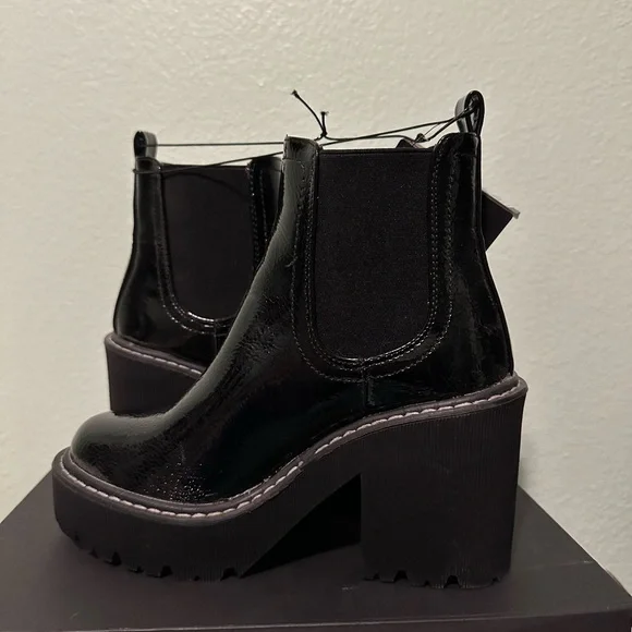 Forever 21 Black boots (new with tags). US Women’s Size 5.5 - Picture 2 of 5